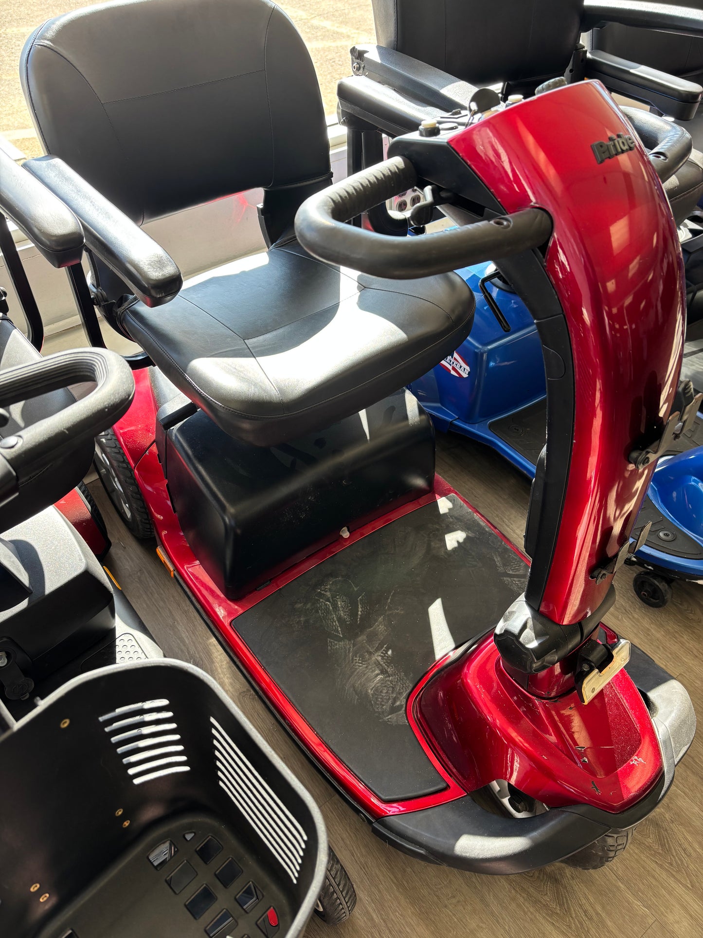 Pride Victory 10 3 Wheel Scooter [Red]